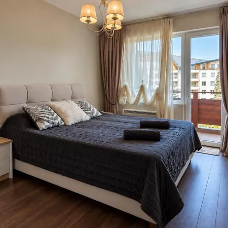 Deluxe 1-bedroom Mountain View Near Road *